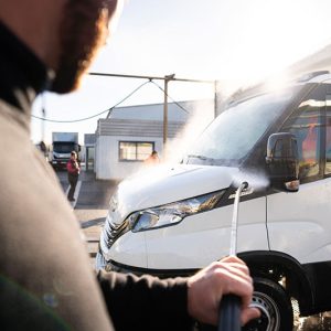 Lavage de poids lourds à Saint-Evarzec - nettoyage manuel camions véhicule pro